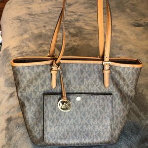 😍 Michael Kors tote 😍